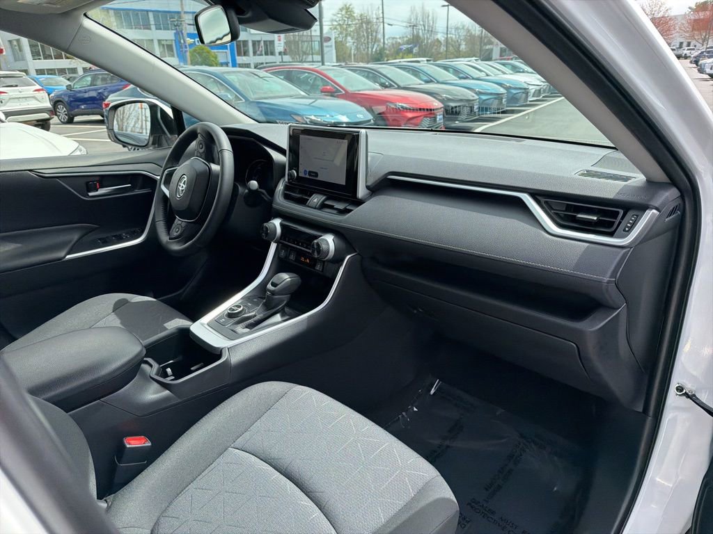 Used 2025 Toyota RAV4 XLE w/ Convenience Package AWD/4WD image 9