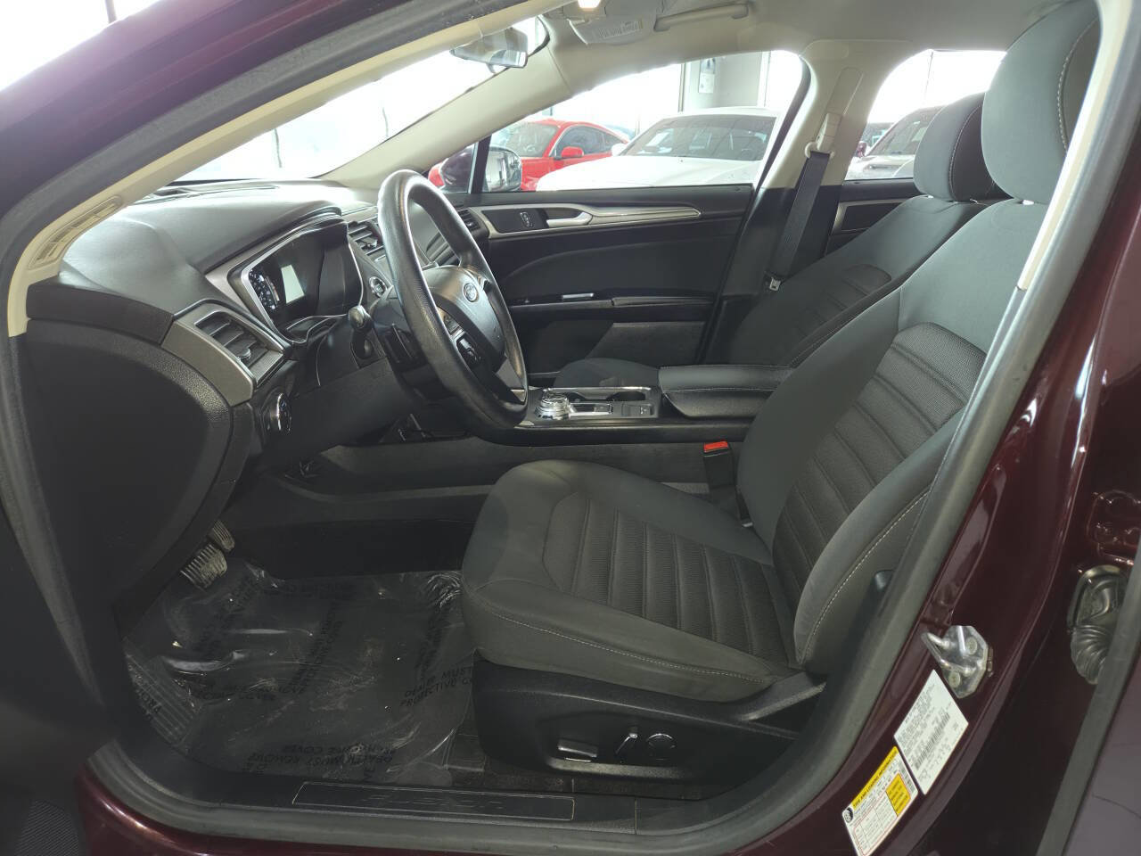 Used 2017 Ford Fusion SE w/ Fusion SE Technology Package FWD image 14