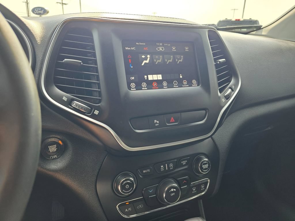 Used 2020 Jeep Cherokee Latitude Plus AWD/4WD image 18