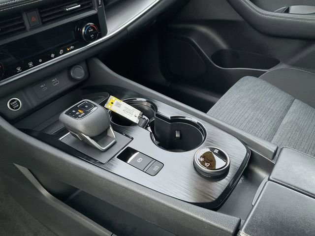 Certified 2023 Nissan Rogue SV image 26