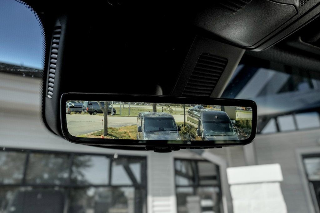 Used 2025 Mercedes-Benz Sprinter 2500 image 18