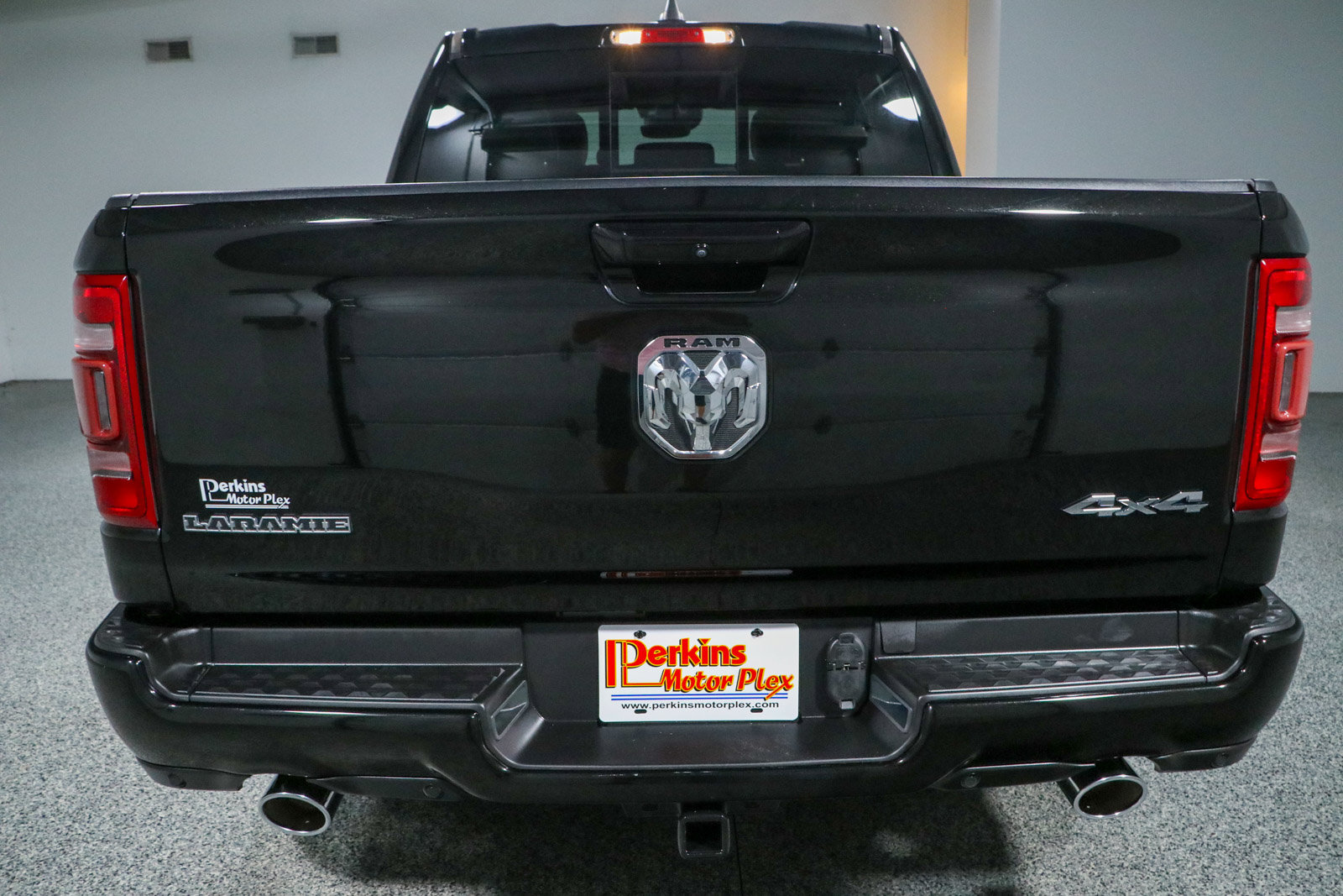 Used 2021 RAM 1500 Laramie w/ Sport Appearance Package AWD/4WD image 8