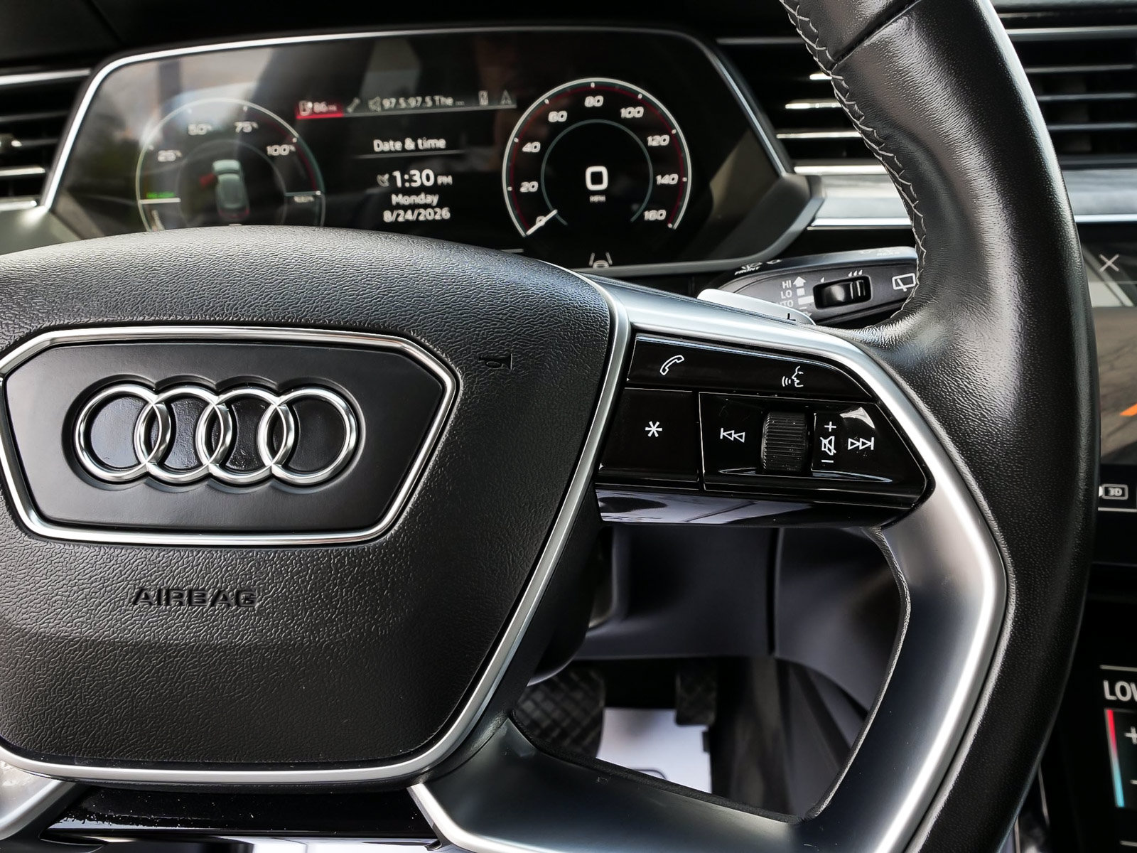 Used 2024 Audi Q8 e-tron Premium Plus w/ Premium Plus Package AWD/4WD image 21