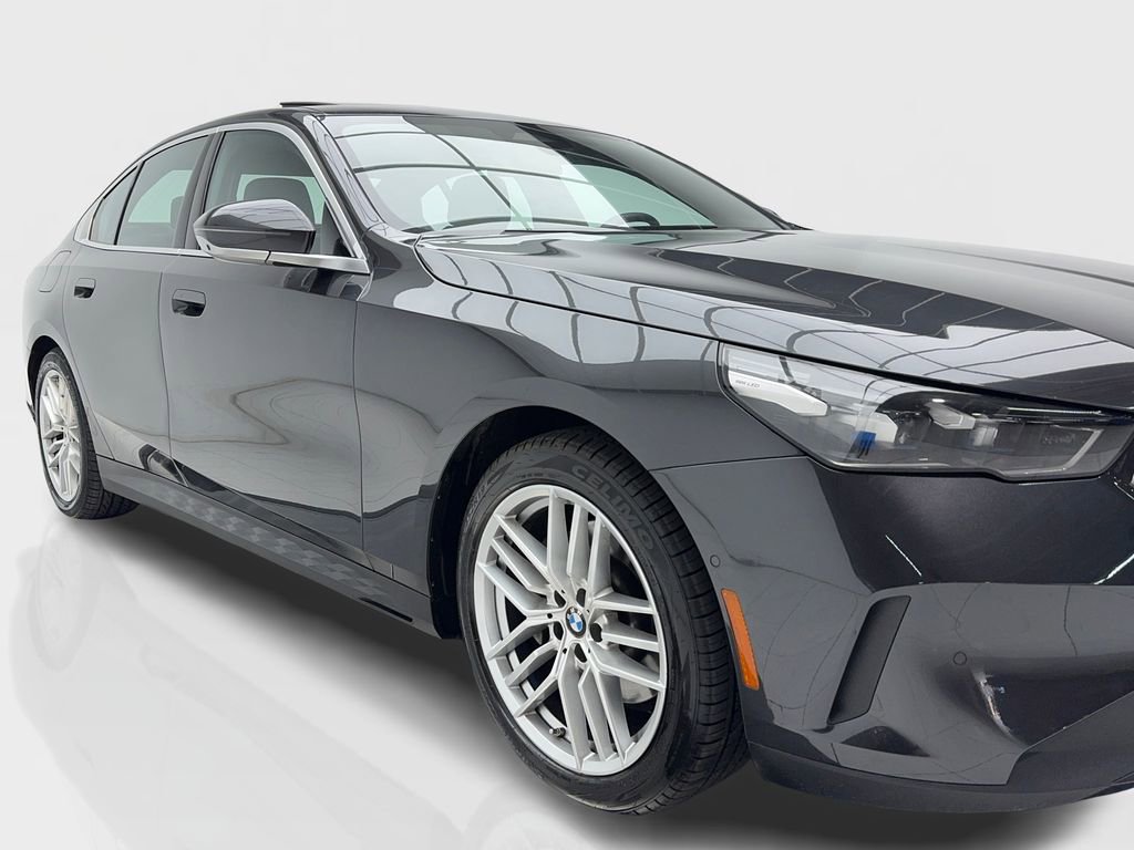 Used 2024 BMW 530i image 2