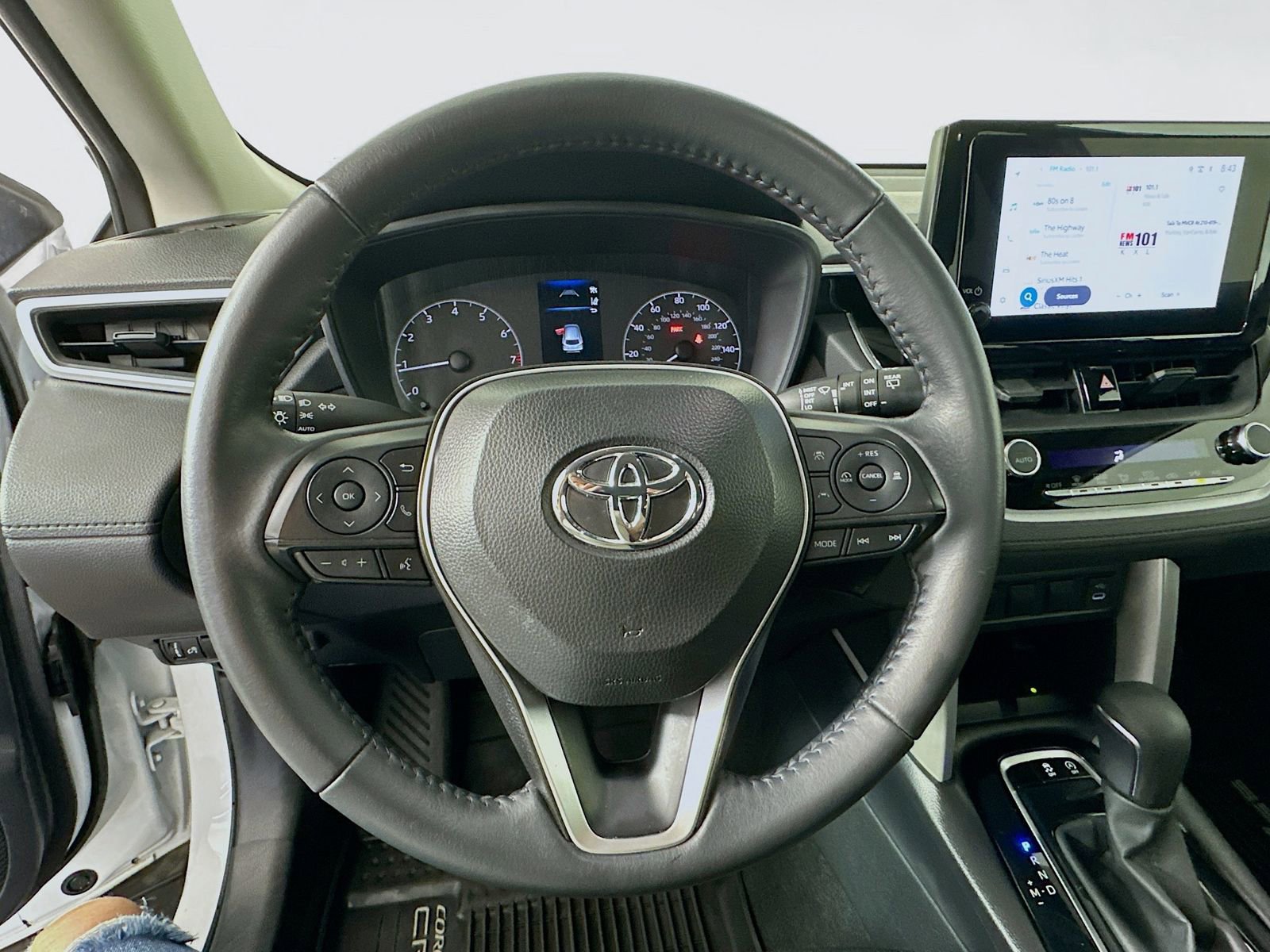 Certified 2024 Toyota Corolla Cross LE image 11