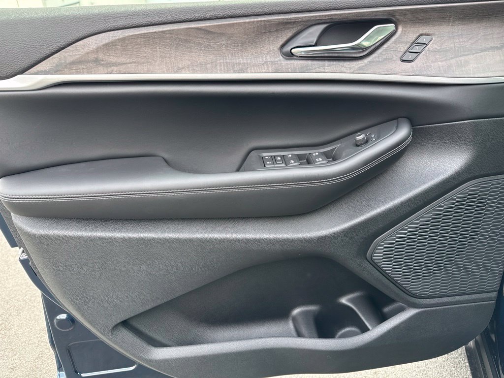 New 2027 Jeep Grand Cherokee L Limited AWD/4WD image 30