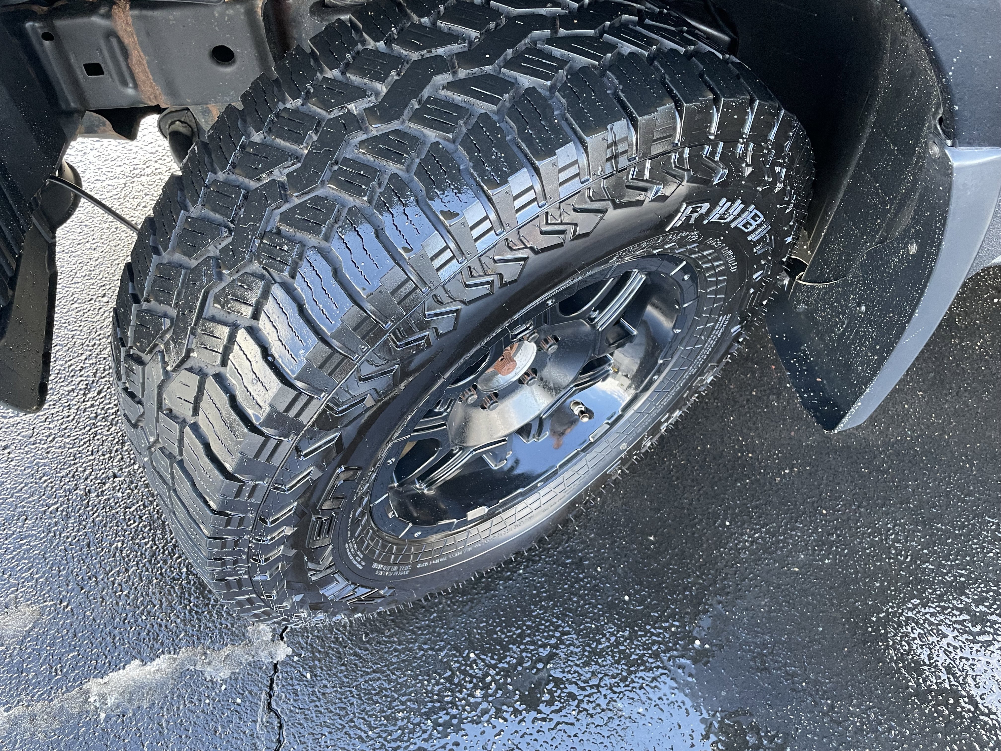 Used 2017 Nissan Frontier SV w/ SV Value Truck Package image 11