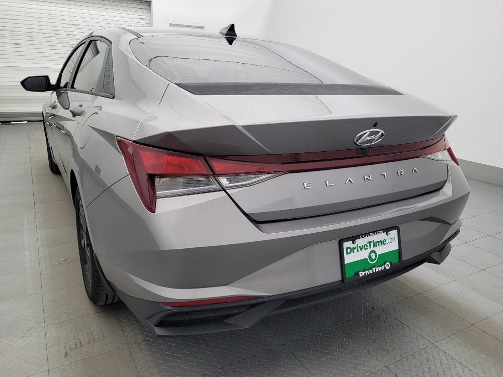 Used 2022 Hyundai Elantra SEL FWD image 5