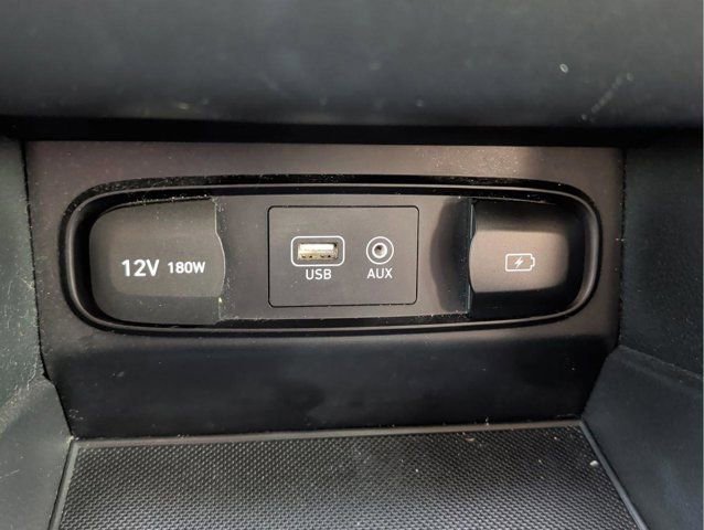 Used 2019 Hyundai Santa Fe SE image 24