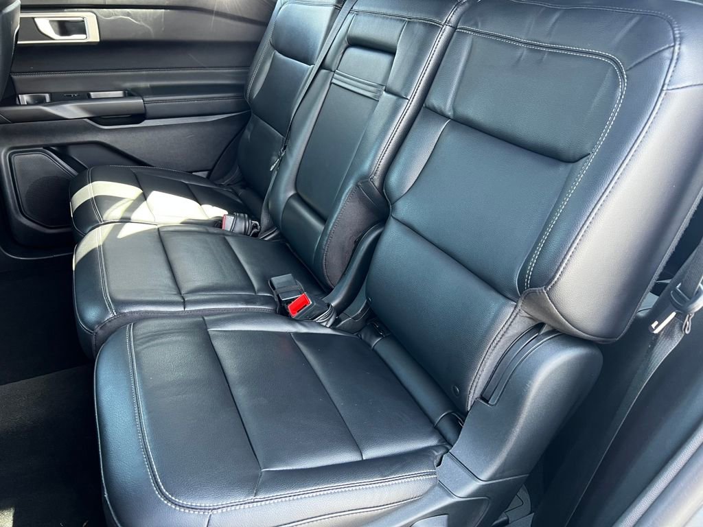 Used 2020 Ford Explorer XLT w/ Equipment Group 202A image 12