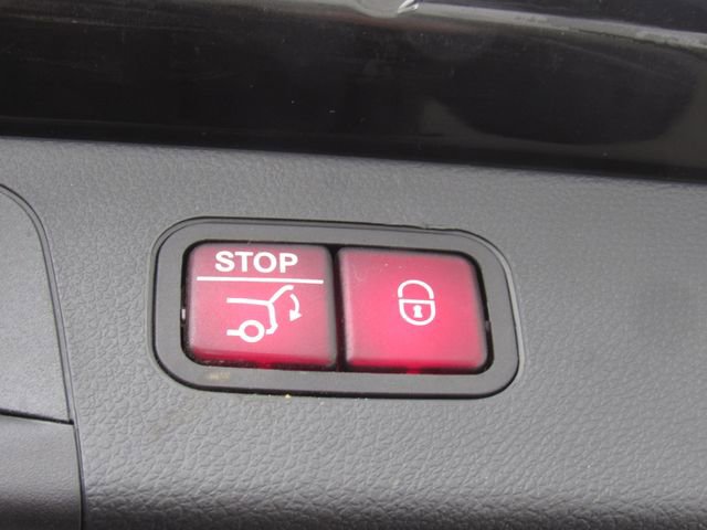 Used 2018 Mercedes-Benz GLC 300 4MATIC image 23