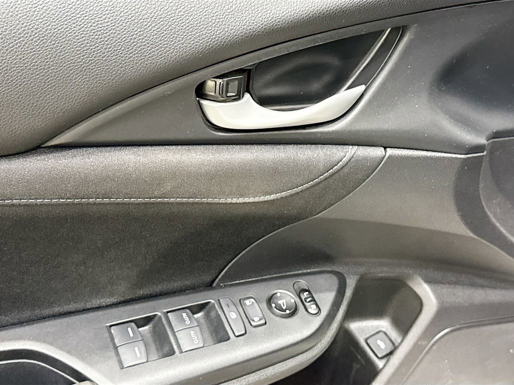 Used 2021 Honda Insight EX image 16