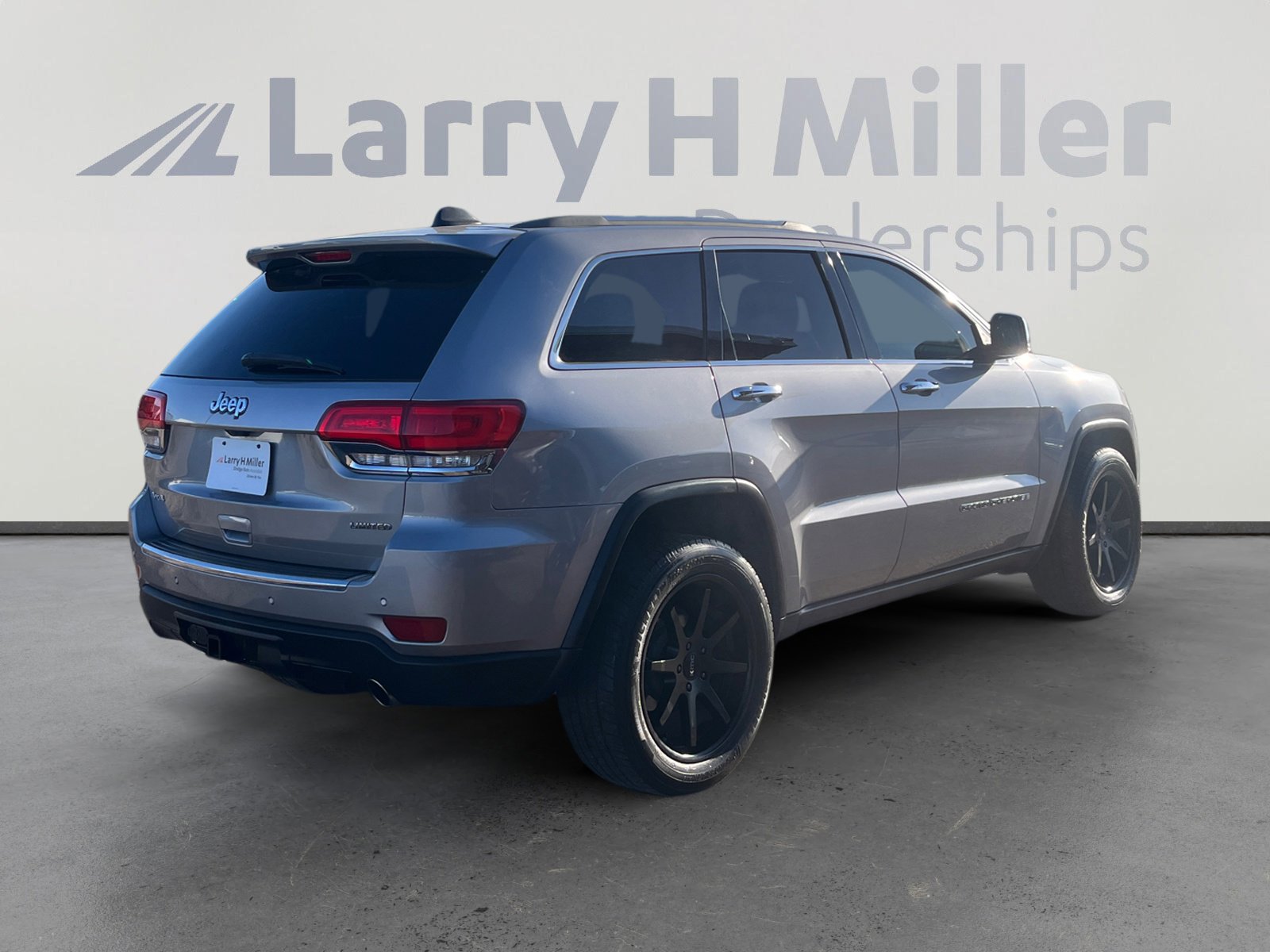 Used 2019 Jeep Grand Cherokee Limited w/ Trailer Tow Group IV image 5