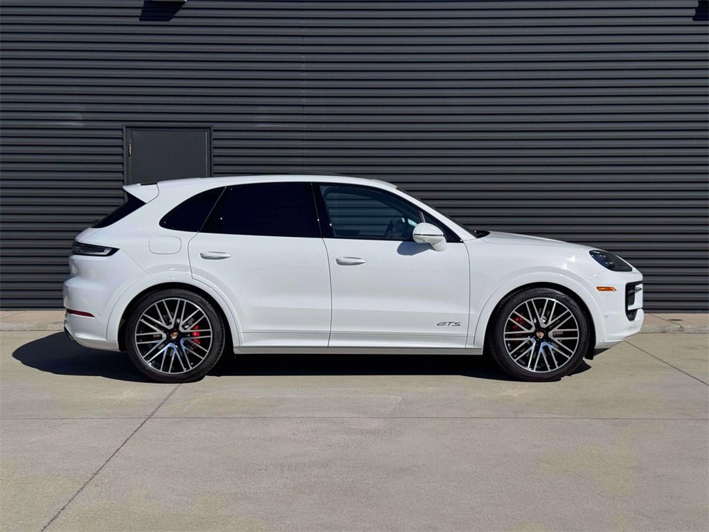 New 2026 Porsche Cayenne GTS image 6