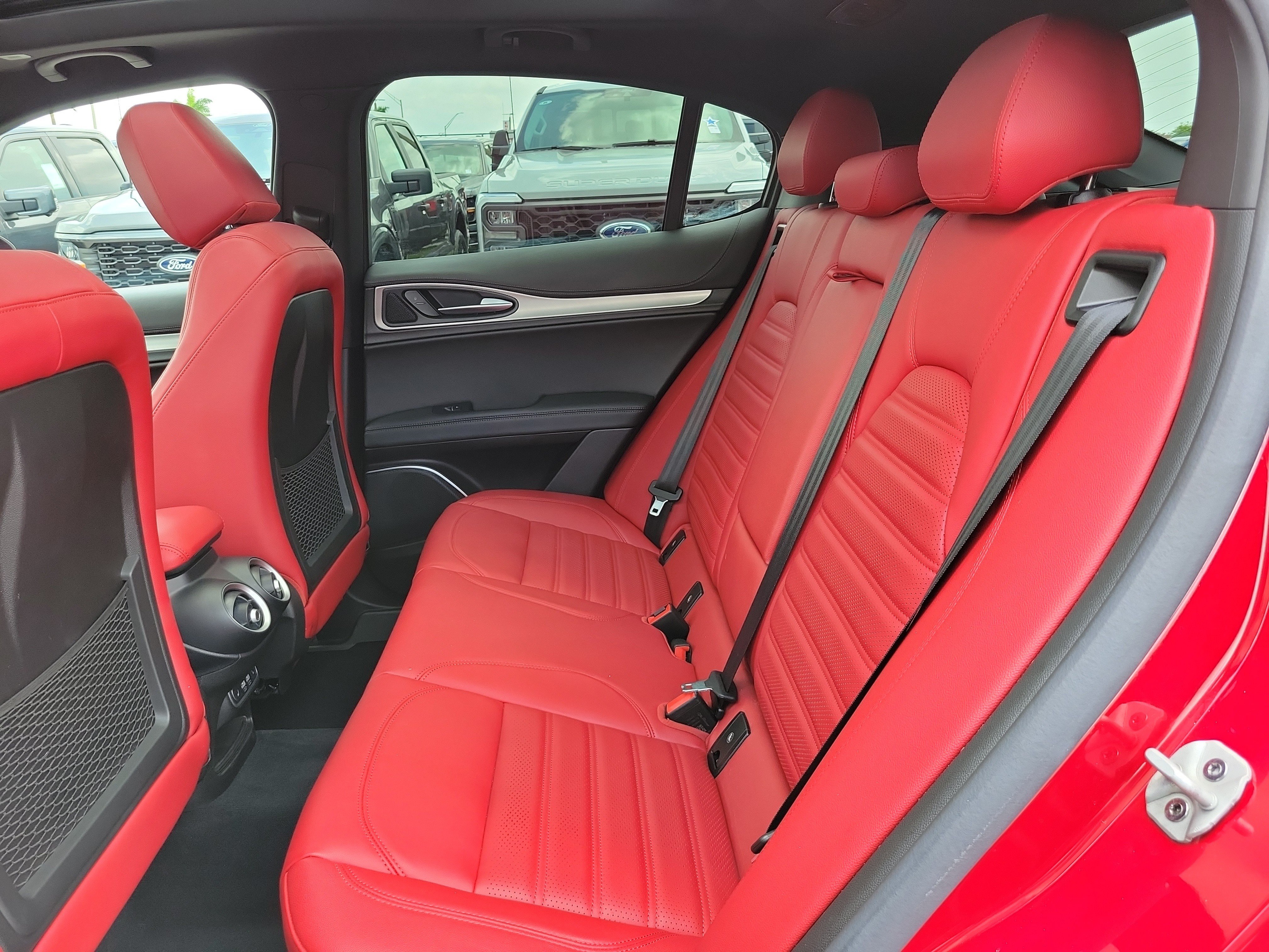 Used 2022 Alfa Romeo Stelvio Veloce AWD/4WD image 13