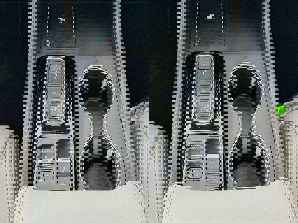 New 2025 Honda Pilot Touring image 23