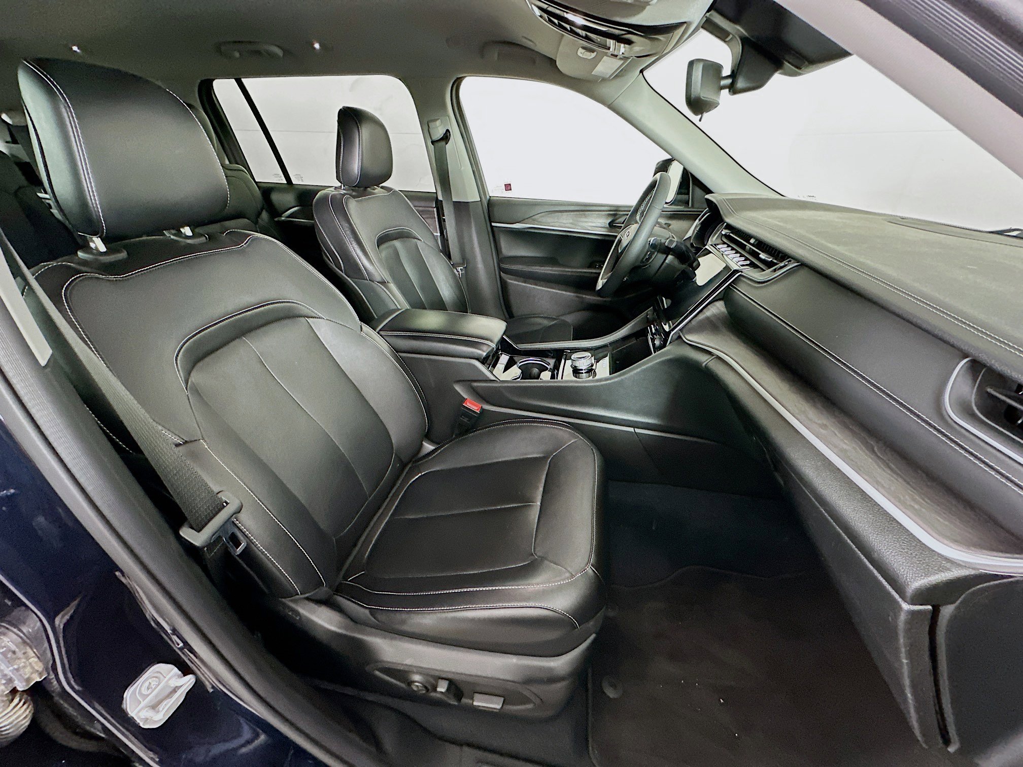 Used 2023 Jeep Grand Cherokee L Limited image 33