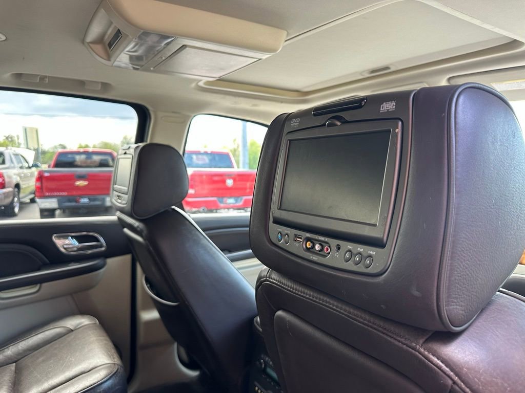 Used 2014 Cadillac Escalade ESV Platinum AWD/4WD image 37