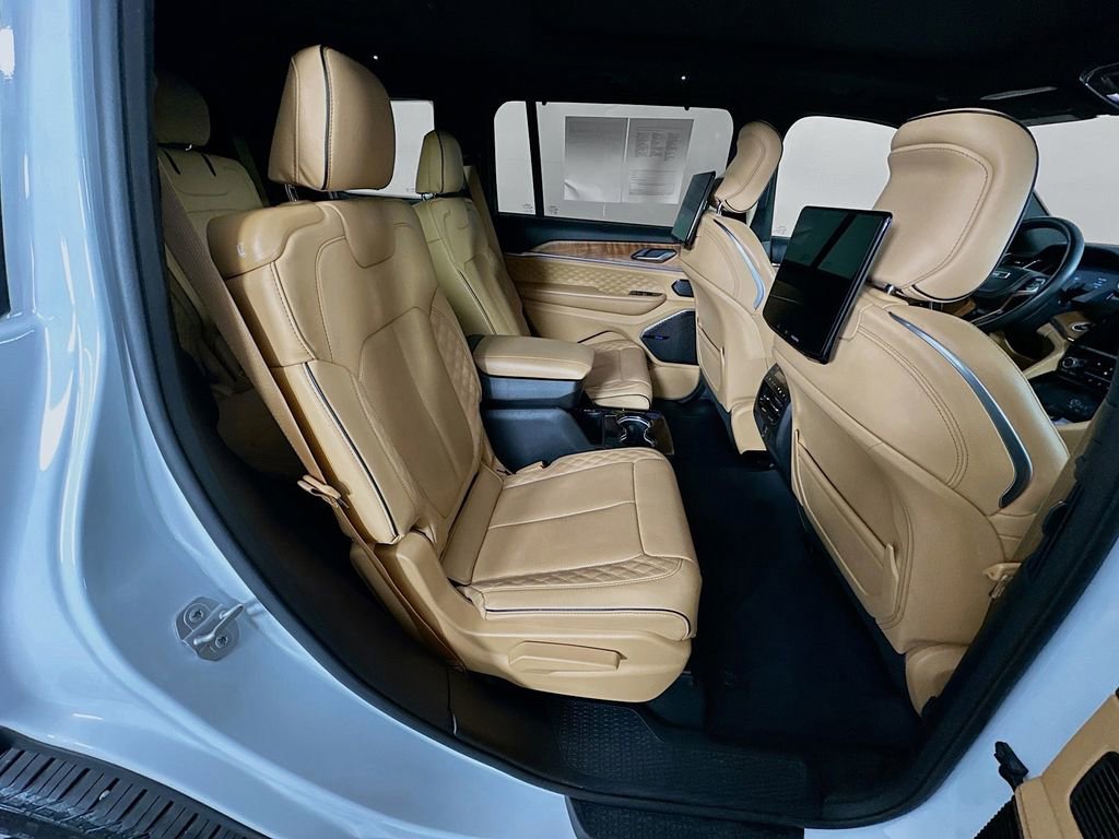 Certified 2024 Jeep Grand Cherokee L Summit AWD/4WD image 42