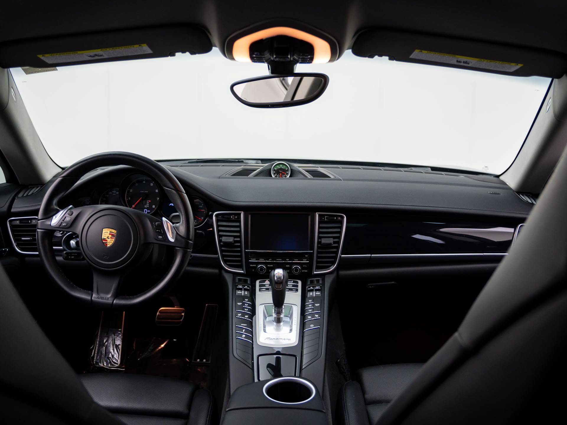 Used 2015 Porsche Panamera image 11