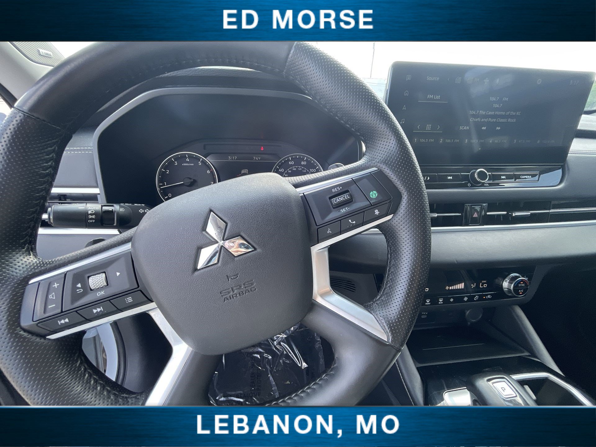 Used 2025 Mitsubishi Outlander SE FWD image 11