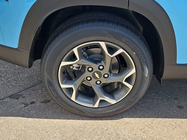 New 2026 Chevrolet Trax LT w/ Sunroof Package FWD image 5
