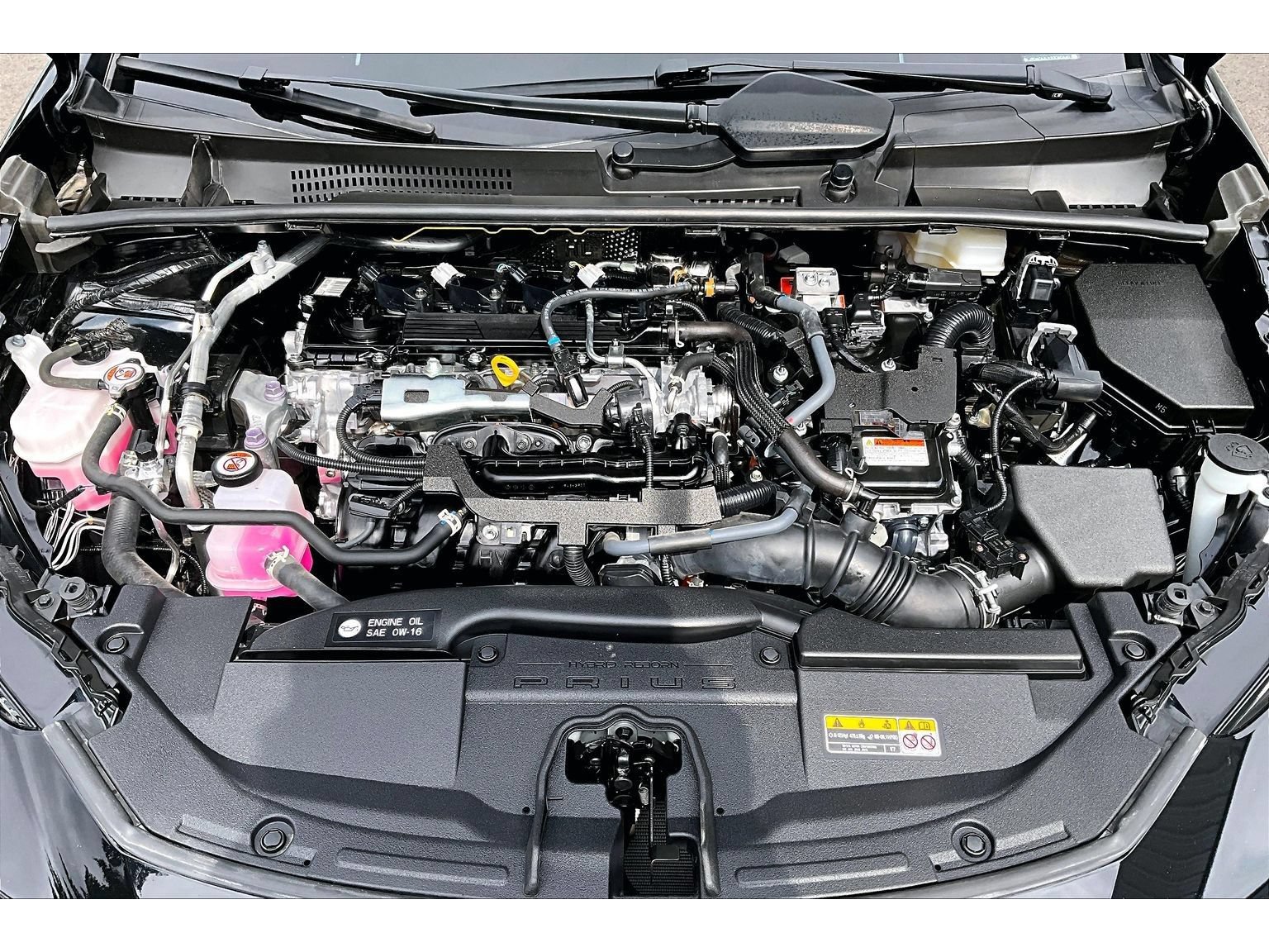 Used 2025 Toyota Prius LE FWD image 10