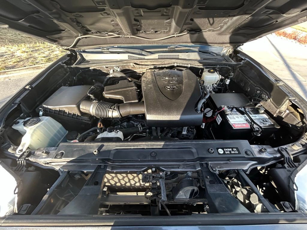 Used 2018 Toyota Tacoma TRD Off-Road image 33