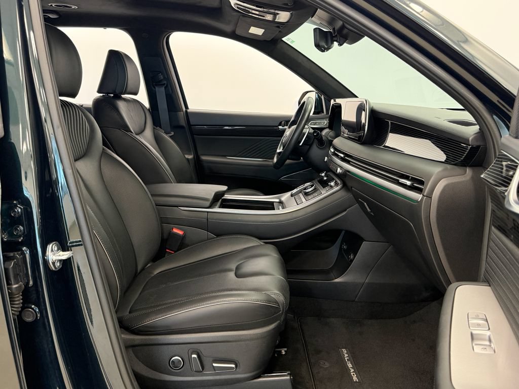 Used 2025 Hyundai Palisade Calligraphy FWD image 29