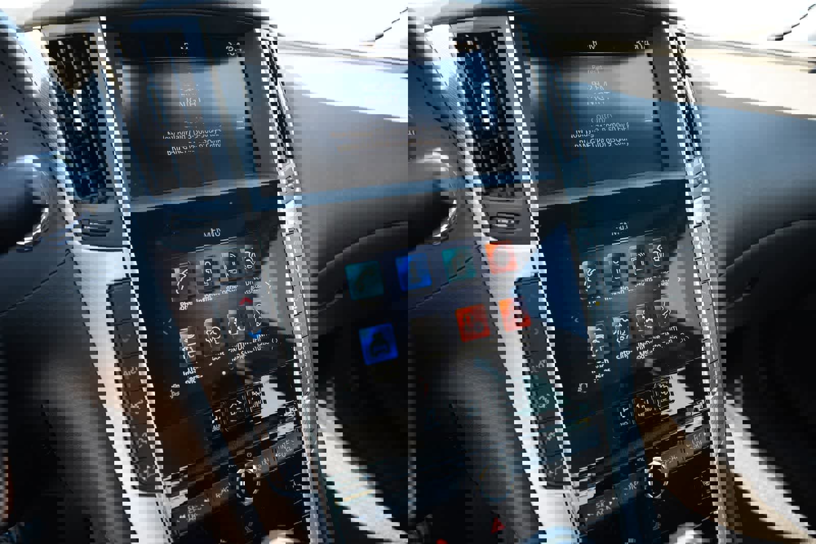 Used 2021 INFINITI Q50 Luxe image 12