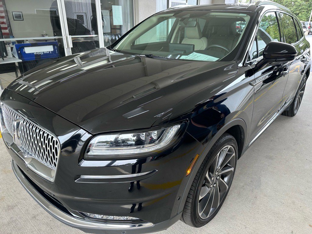Used 2022 Lincoln Nautilus Reserve w/ Equipment Group 202A AWD/4WD image 3