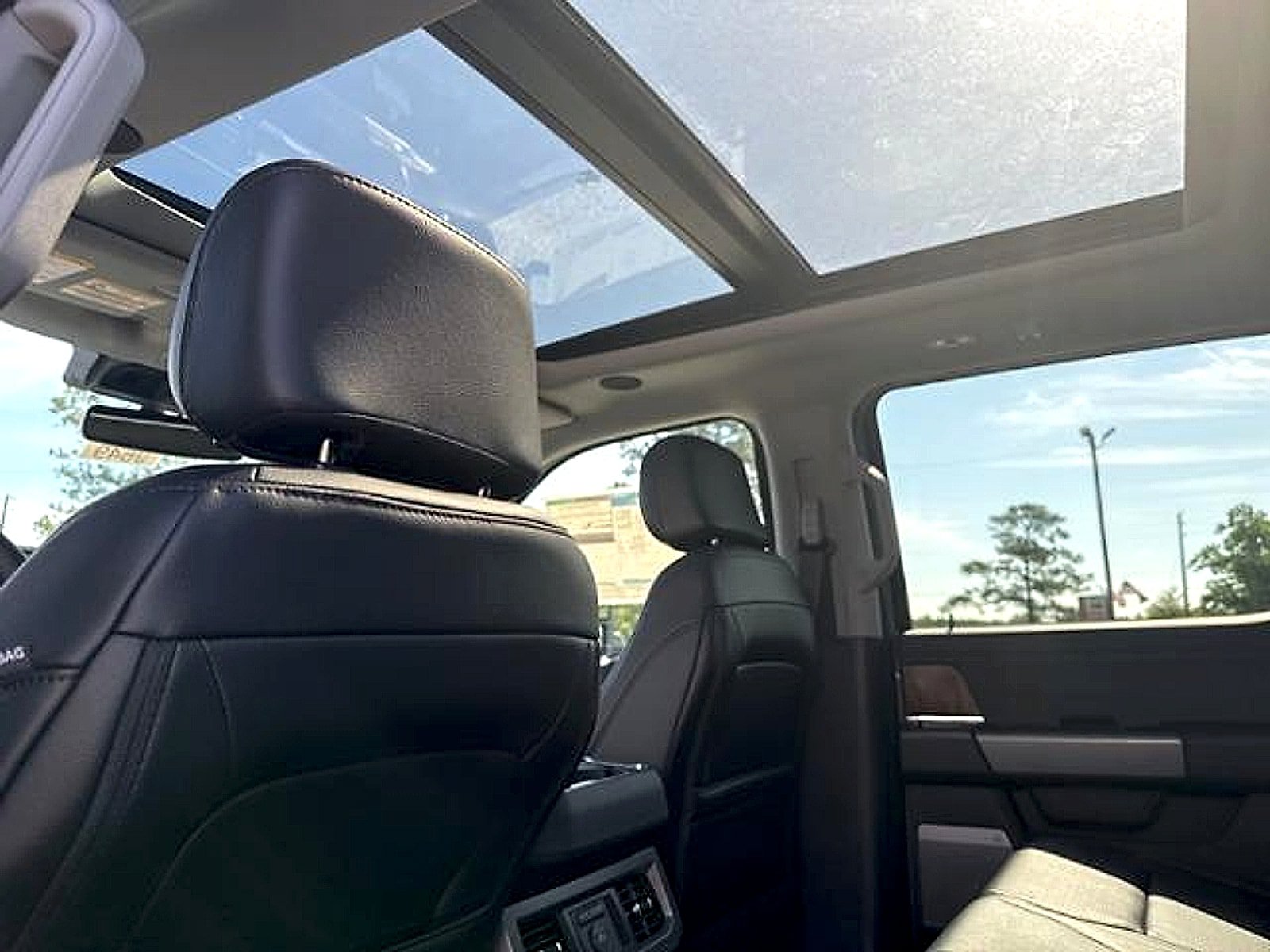 New 2025 Ford F250 Lariat w/ Lariat Ultimate Package AWD/4WD image 15