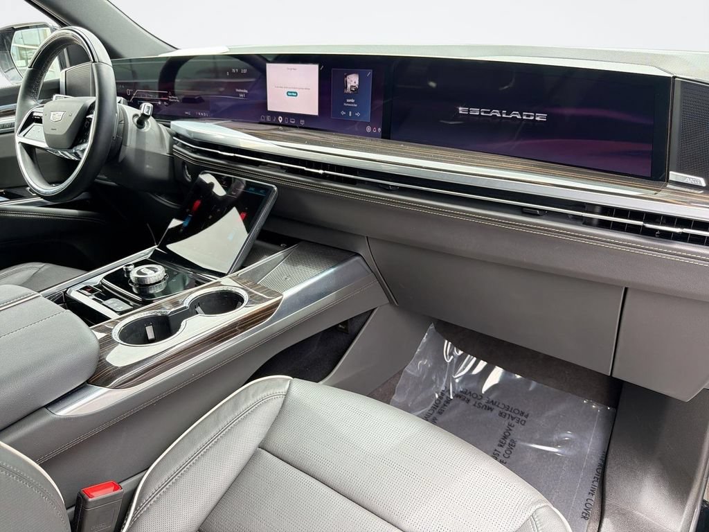 Certified 2026 Cadillac Escalade ESV Luxury AWD/4WD image 36