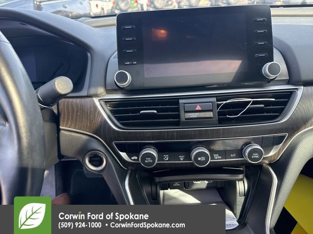 Used 2022 Honda Accord Touring image 11
