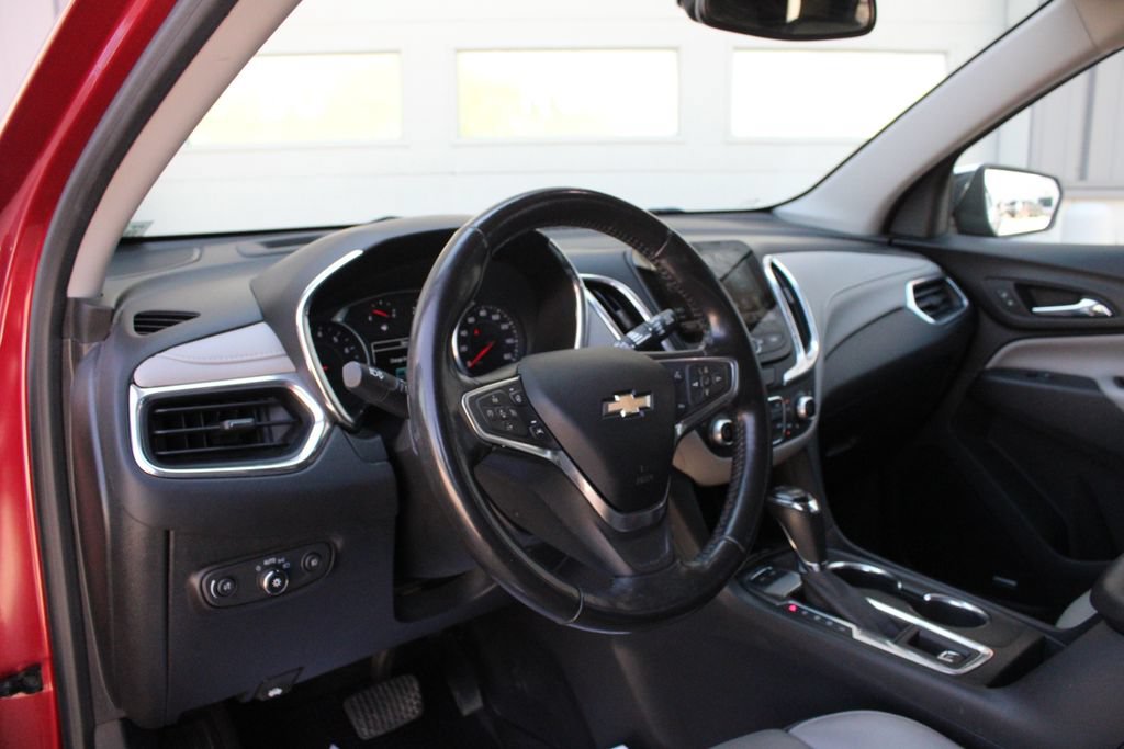 Used 2018 Chevrolet Equinox Premier AWD/4WD image 2