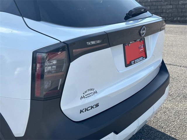 New 2026 Nissan Kicks SR w/ SR Premium Package image 12