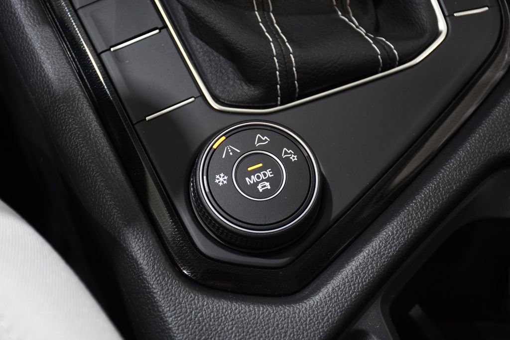 New 2025 Volkswagen Taos S image 23