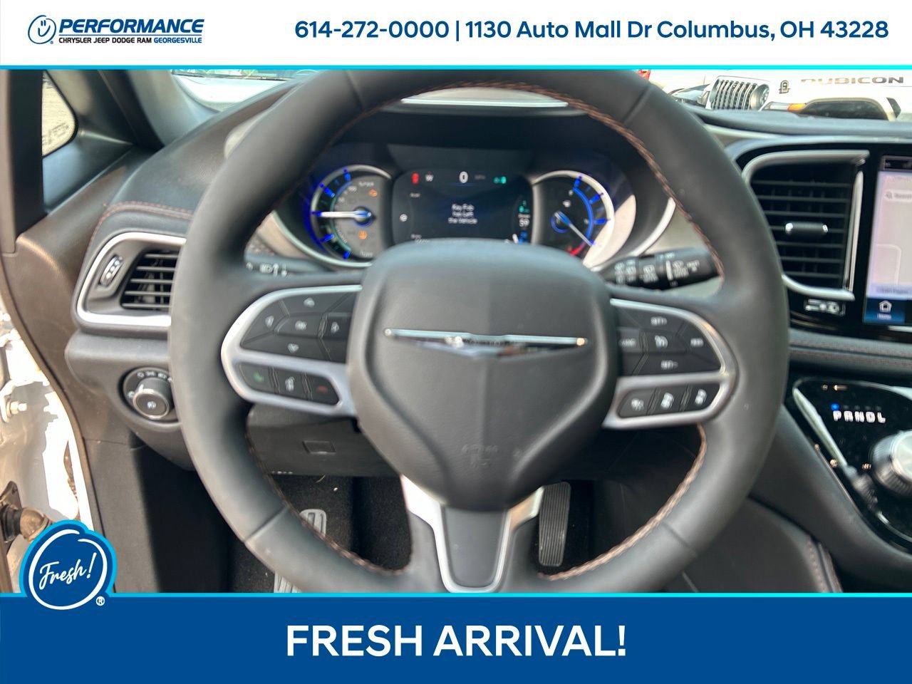 Used 2024 Chrysler Pacifica Pinnacle FWD image 19