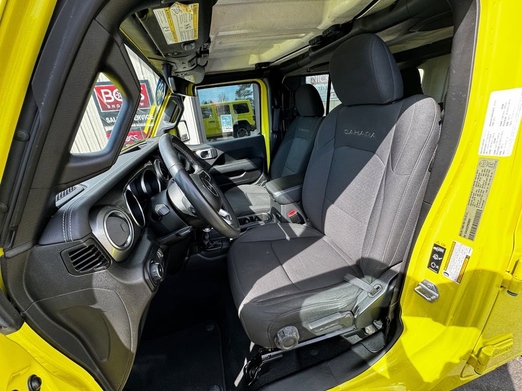 Used 2023 Jeep Wrangler Unlimited Sahara AWD/4WD image 10