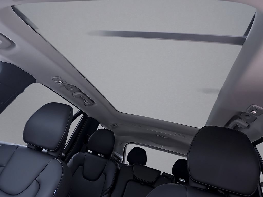 Certified 2025 Volvo XC90 B5 Core AWD/4WD image 41