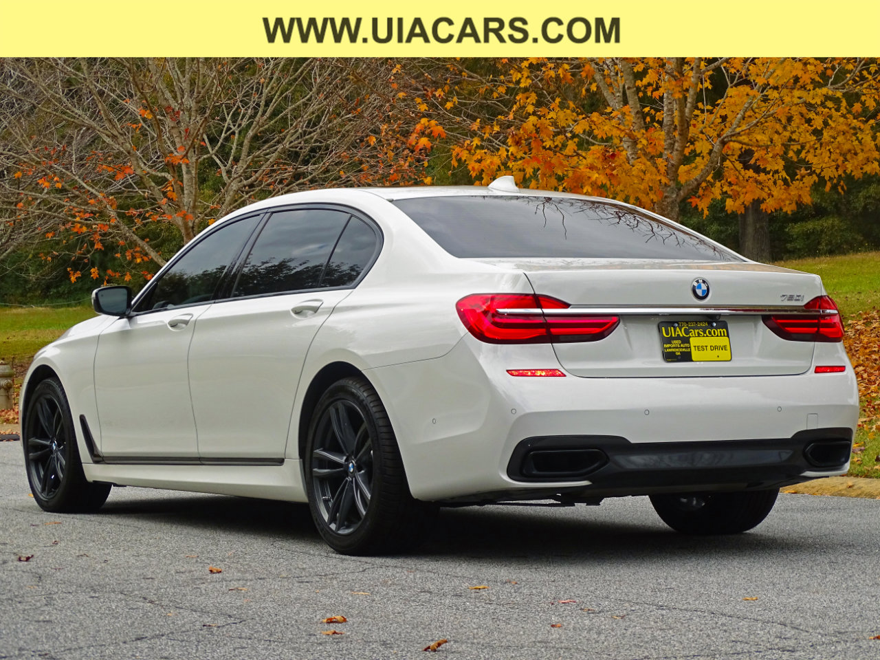 Used 2018 BMW 750i image 8