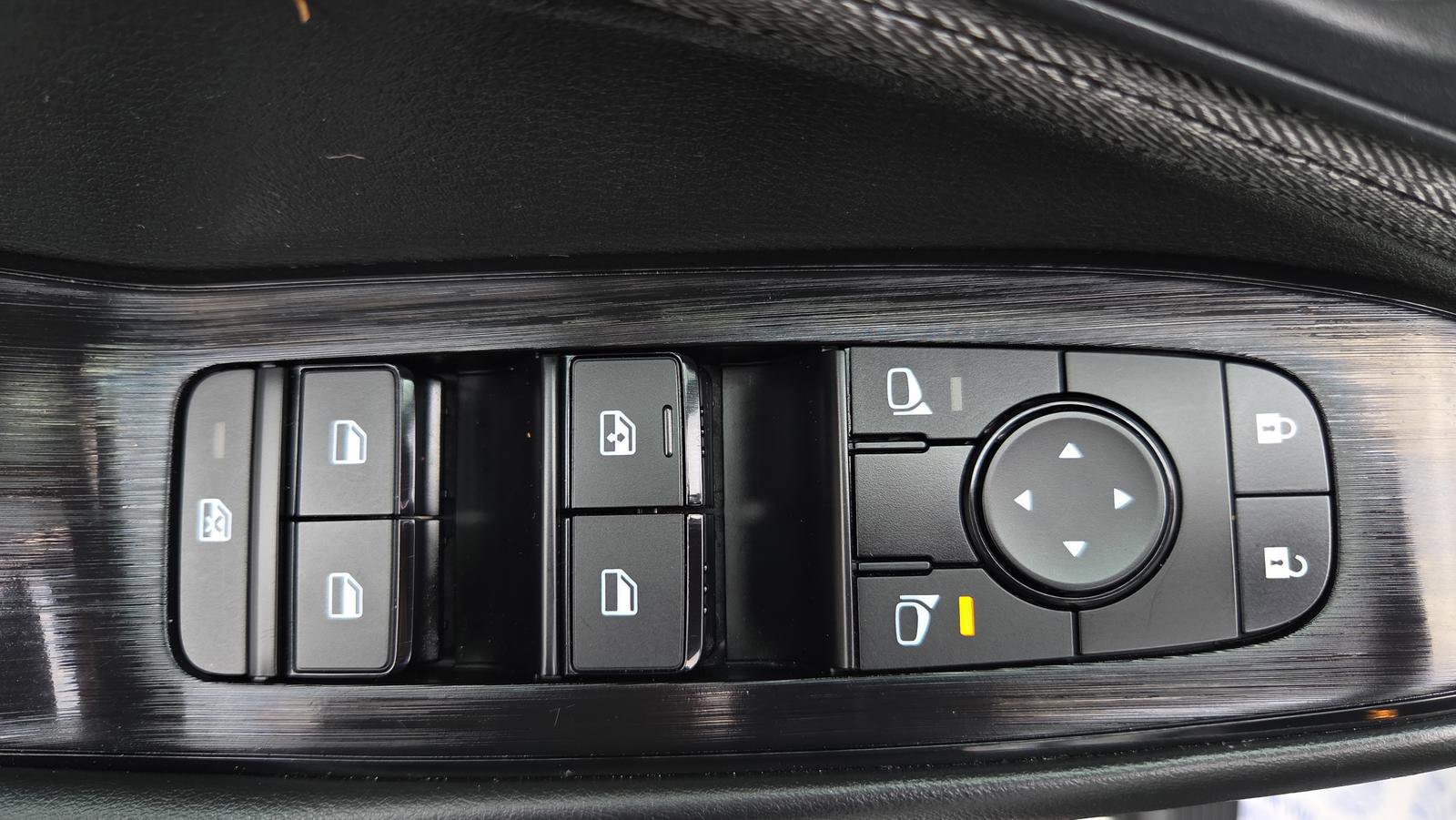 Used 2023 Nissan Rogue S FWD image 25