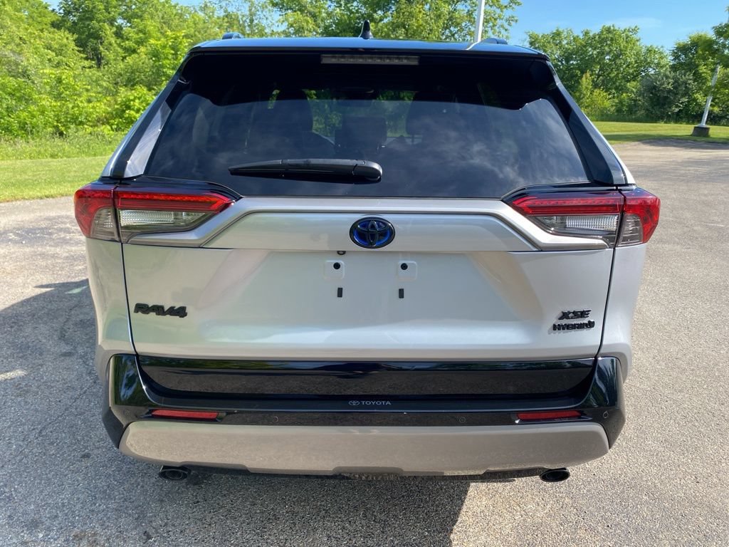 Used 2023 Toyota RAV4 XSE AWD/4WD image 4