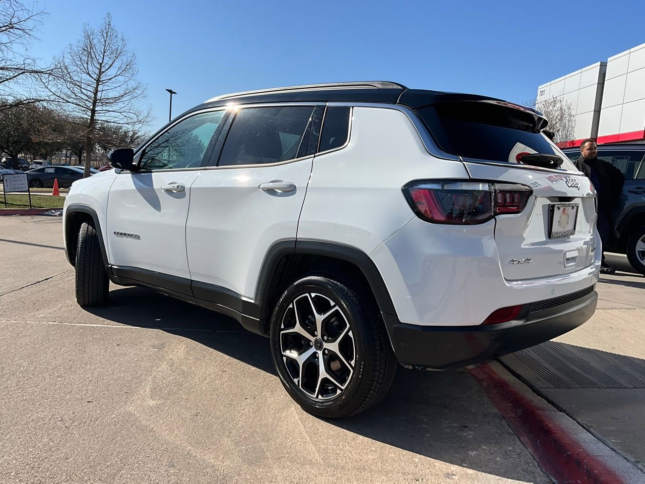 Used 2025 Jeep Compass Limited image 8