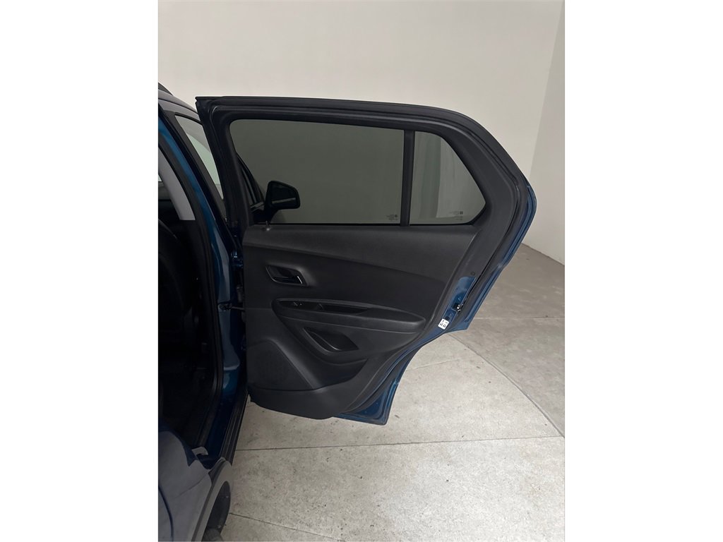 Used 2020 Chevrolet Trax LT w/ LT Convenience Package image 22