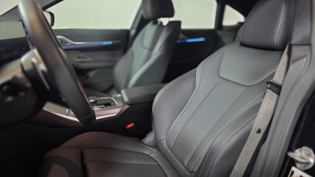 Used 2025 BMW 430i xDrive w/ M Sport Package image 18