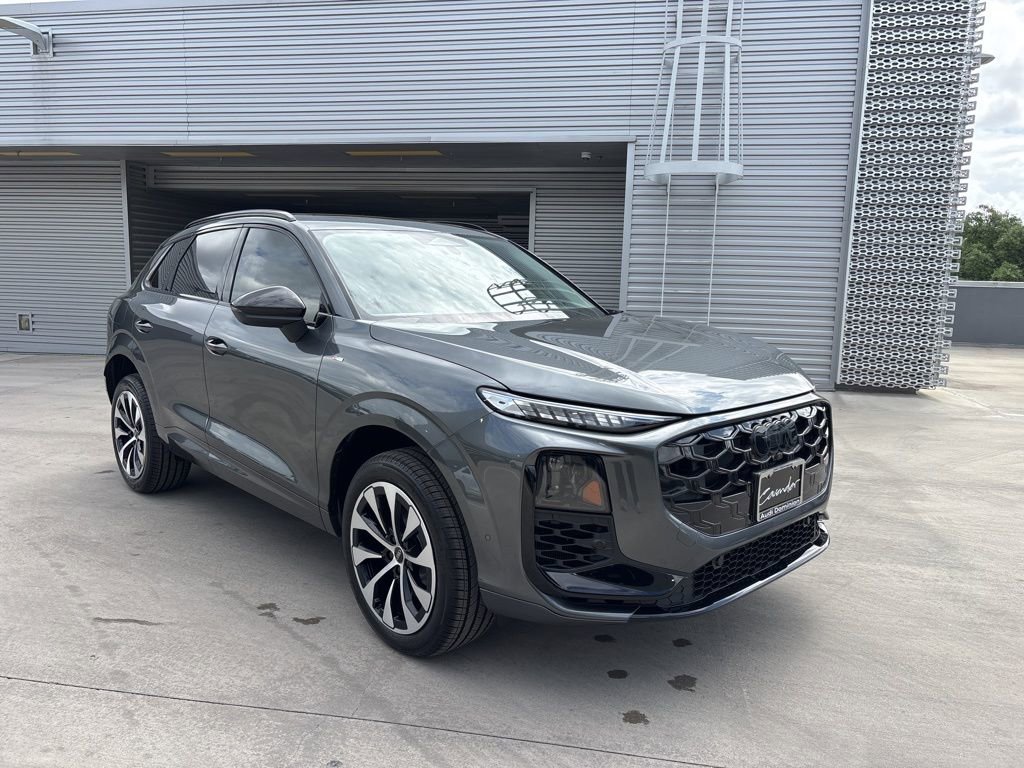 New 2026 Audi Q3 quattro 2.0T AWD/4WD image 3