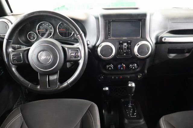 Used 2018 Jeep Wrangler Unlimited Sahara image 14