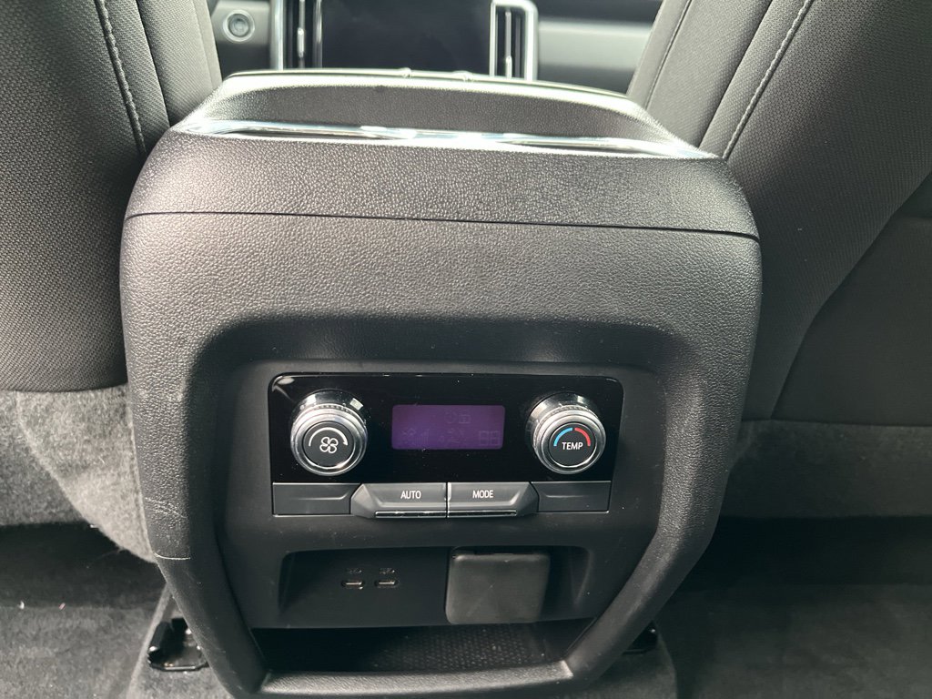 Used 2025 GMC Acadia Elevation image 27