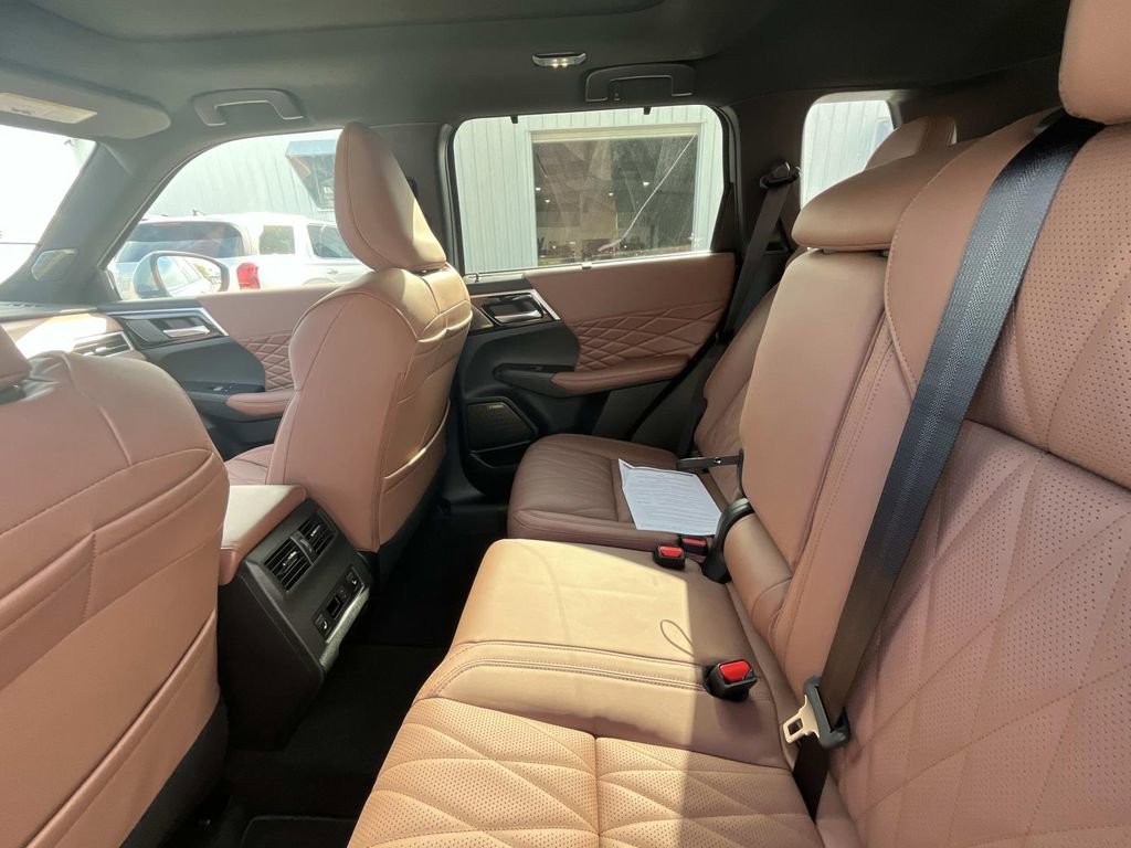 New 2026 Mitsubishi Outlander SEL FWD image 13